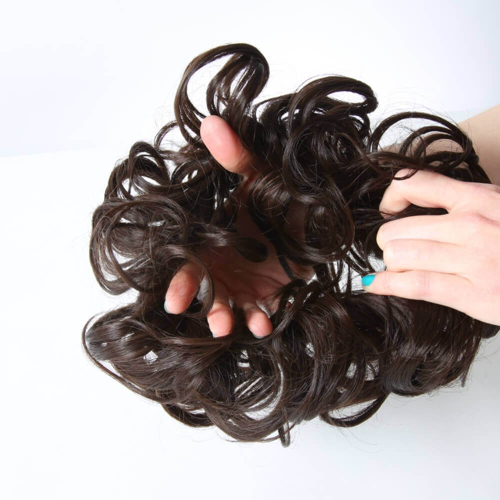 Curly Hair Messy Bun Scrunchie | Effortless Curly Updo - By Laura Mayers