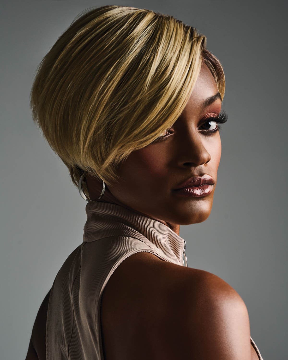 Jayla Wig by Kim Kimble | Short and Stylish – Modern Chic Look" - By Laura Mayers