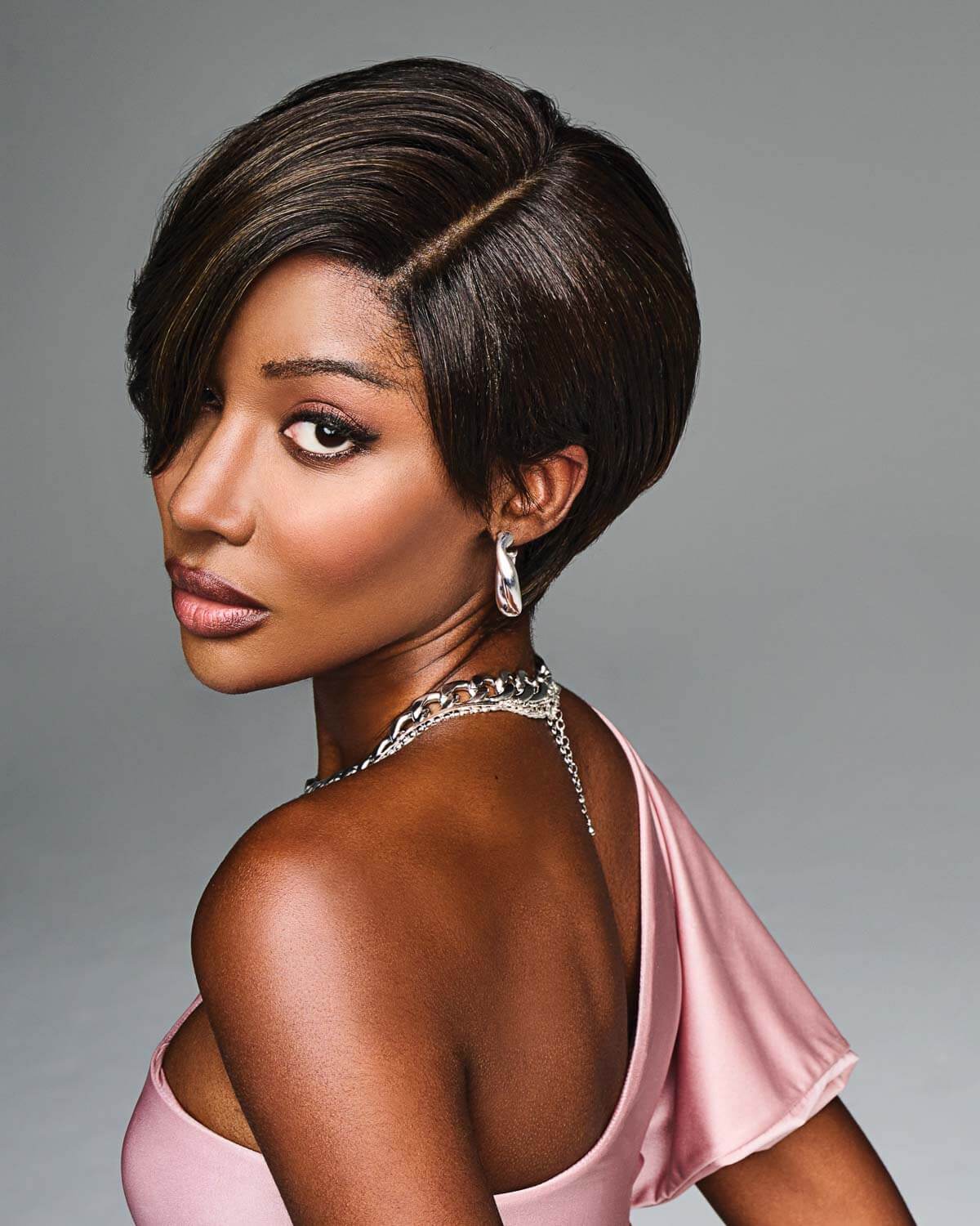 Jayla Wig by Kim Kimble | Short and Stylish – Modern Chic Look" - By Laura Mayers